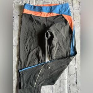 IVIVVA by LULULEMON girls size 12 black leggings with back pocket
